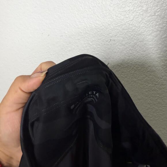 Athleta Womens Leggings Size L Black Ultimate Camo 7/8 Tight Camouflage - Picture 11 of 14